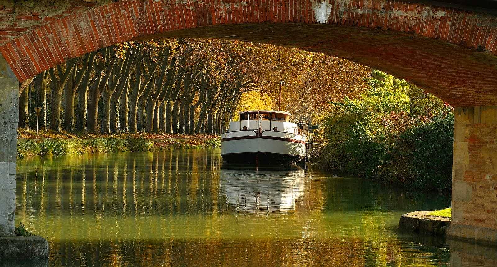 Fluvial Passion import et courtage de bateaux et vedettes Hollandaises